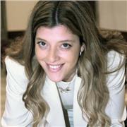 Insegnante laureata in Giurisprudenza e con esperienza pregressa